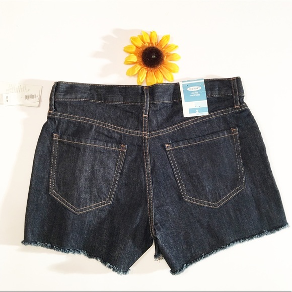 NWT Old Navy cut off low rise denim shorts size 2 - Picture 2 of 3
